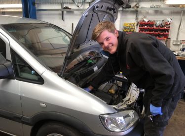 Atherstone Garge Ltd Car Sales Servicing Repairs MOT